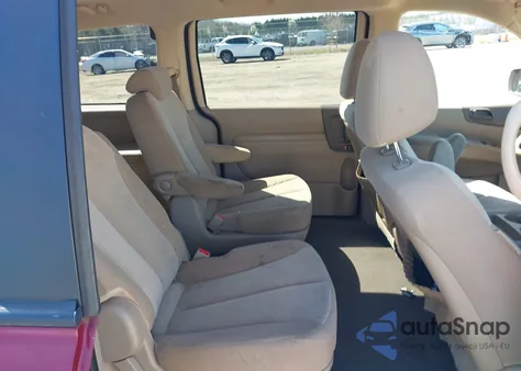 2010 Kia Sedona Lx z USA, uszkodzony, nr VIN KNDMG4C39A6352079